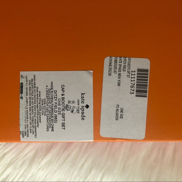 Kate Spade cap & bootie gift set💕HP💕 - Picture 3 of 4